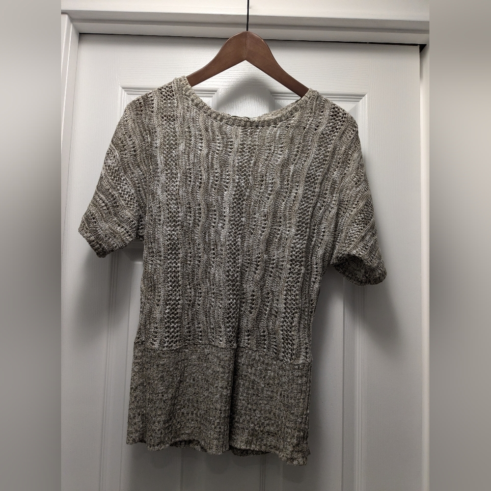 Mottled tan short sleeve sweater
